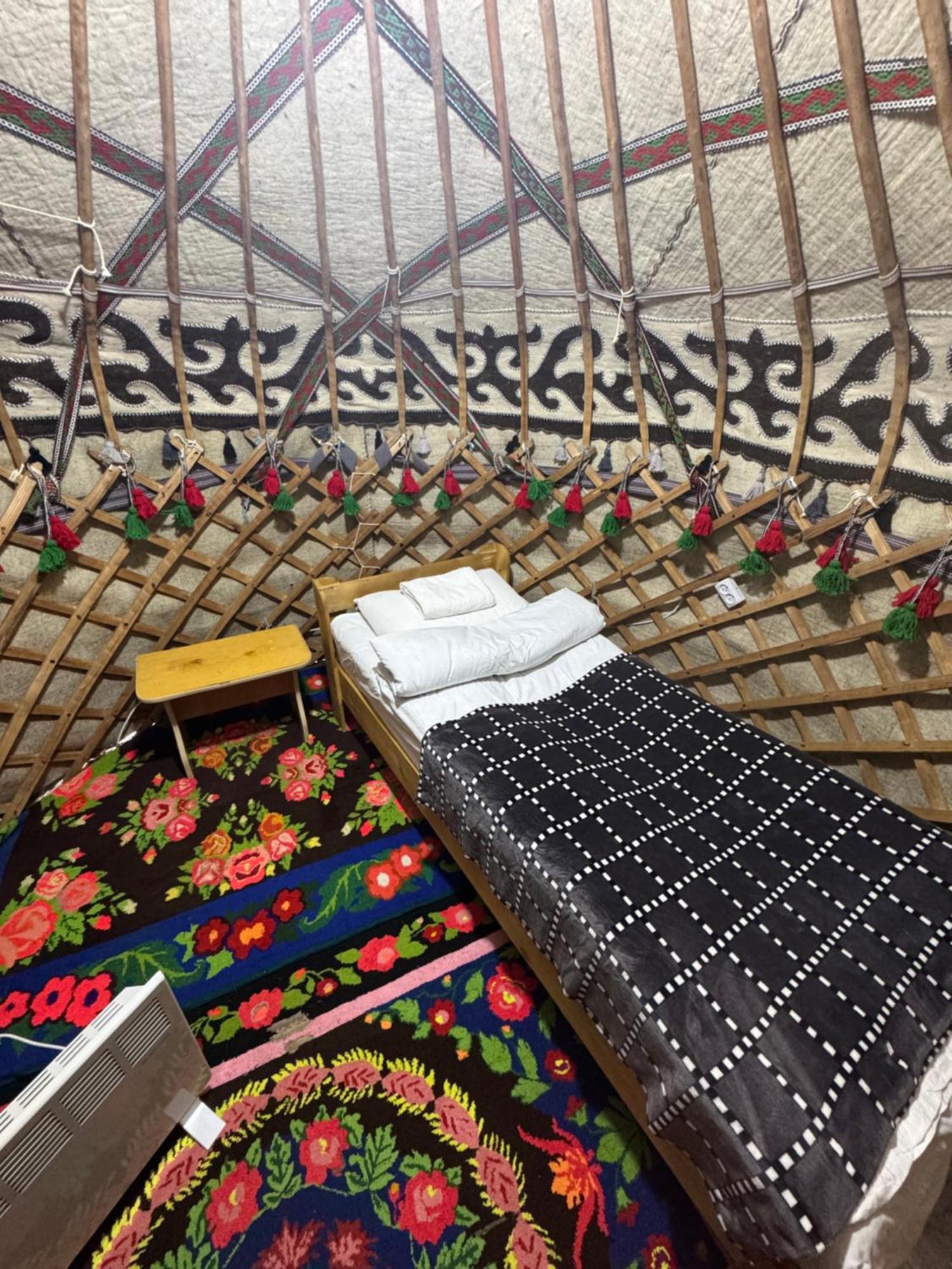 Bosogo Yurt Camp Hotel Bokonbayevo ภายนอก รูปภาพ