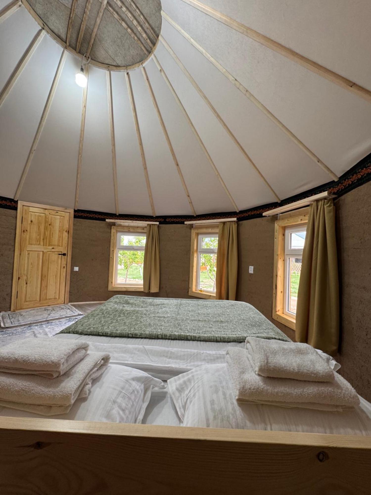 Bosogo Yurt Camp Hotel Bokonbayevo ภายนอก รูปภาพ